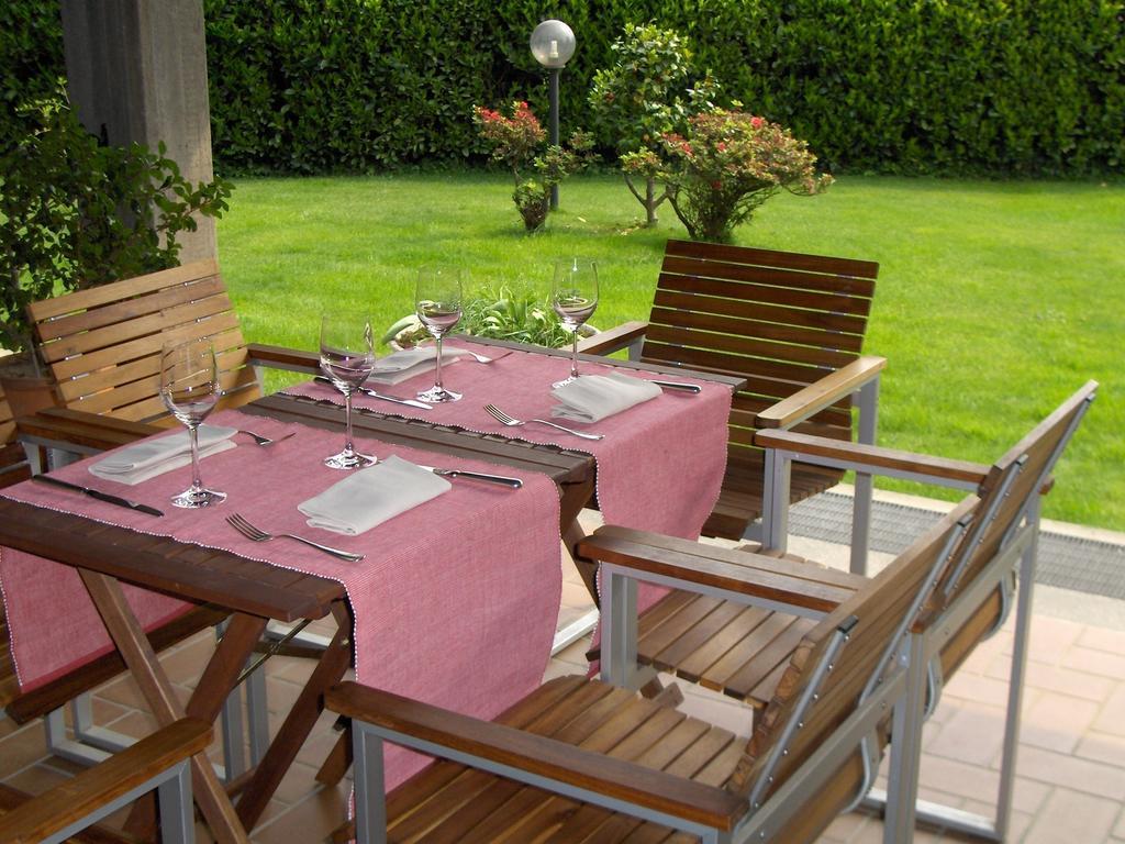 Cravero Rooms Caltignaga Εξωτερικό φωτογραφία