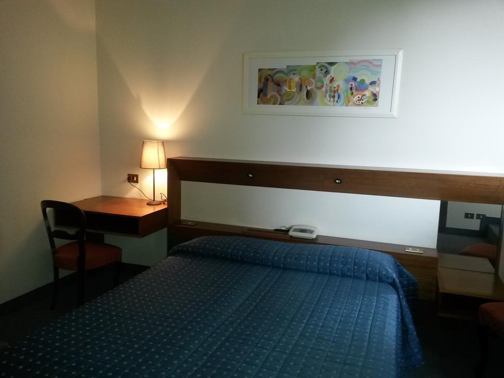 Cravero Rooms Caltignaga Δωμάτιο φωτογραφία